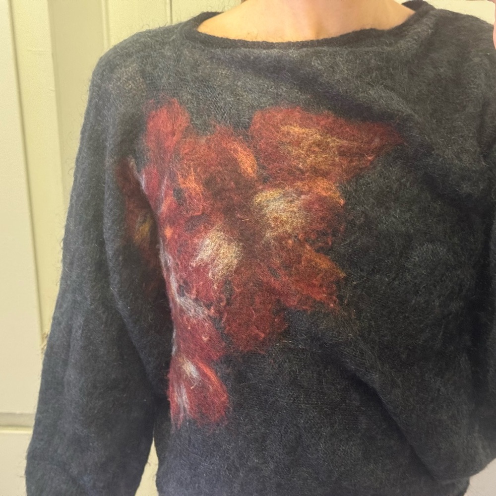 Sweater - Picture 4 of 4